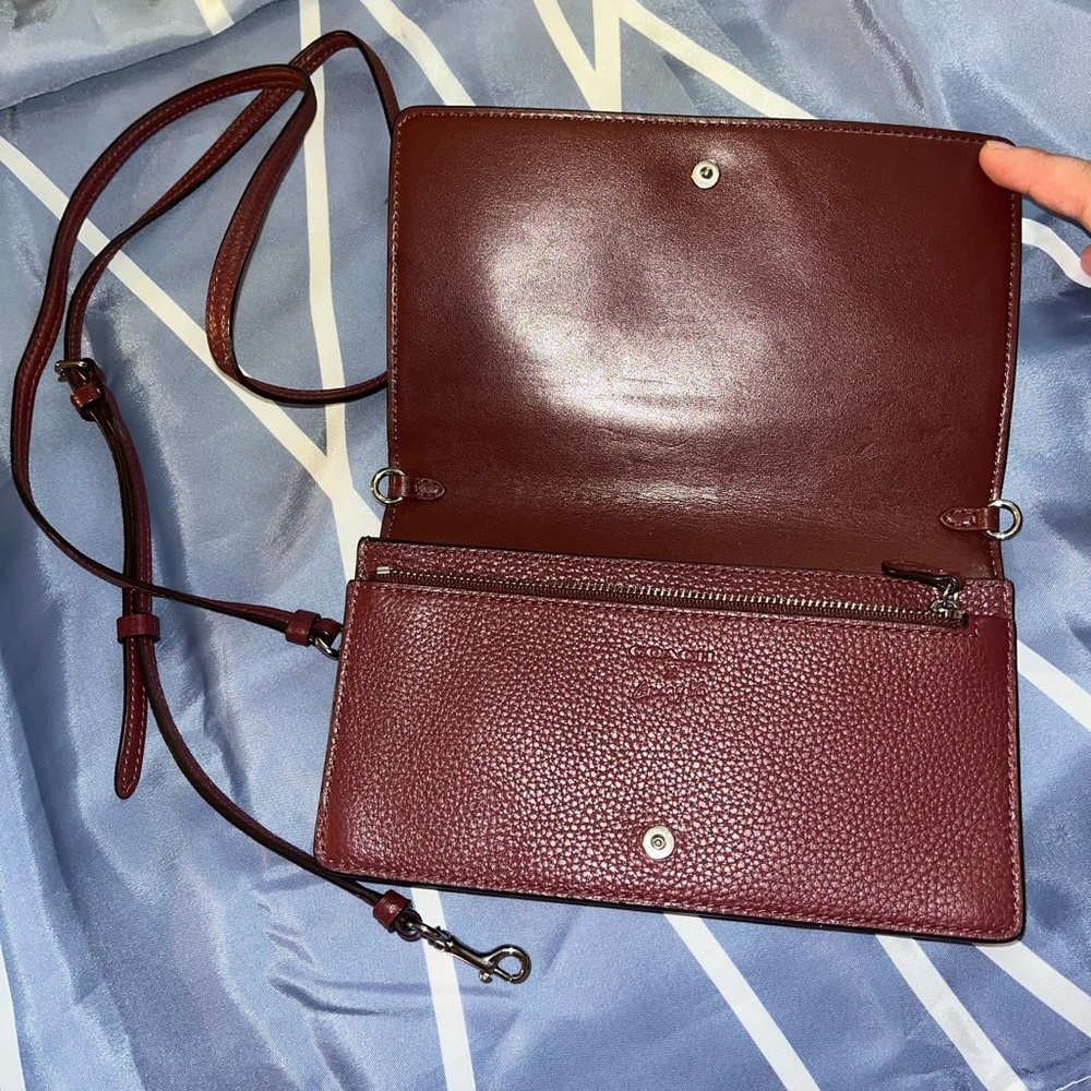 COACH CROSS BODY BAG NEW WITHOUT TAGS.